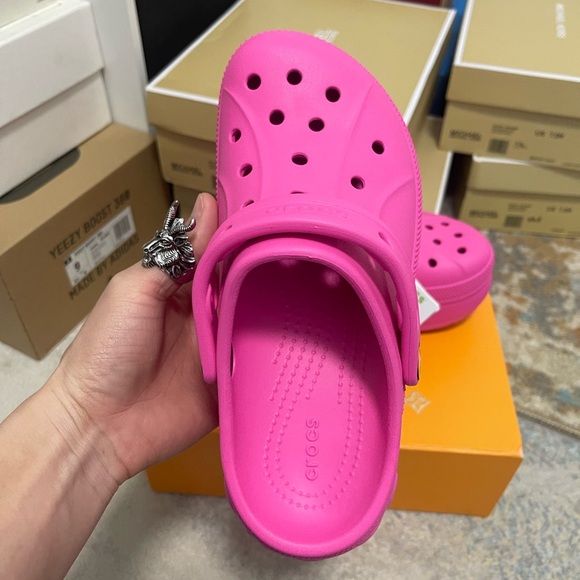 NWT Women’s Size 6 (Euro Sz 36-37) Crocs Bella Clogs Thick Soles Electric Pink - Picture 15 of 15